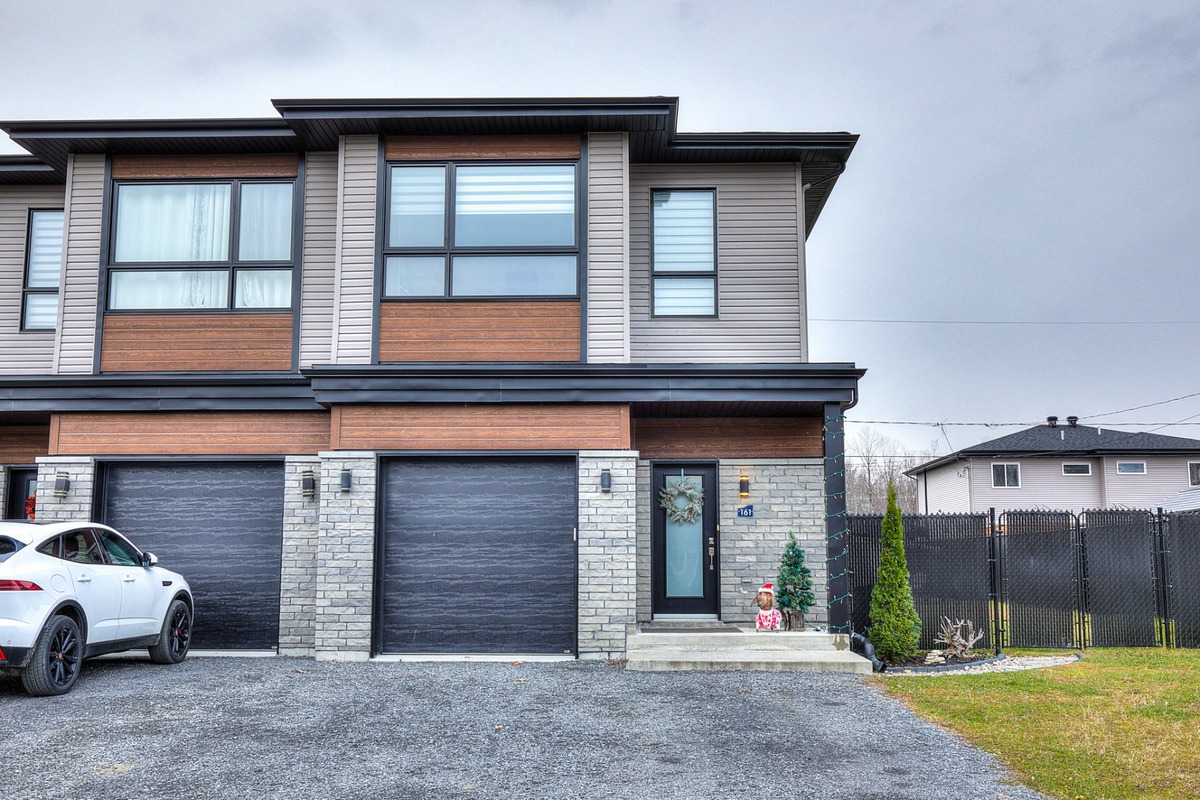 Maison à étages à vendre 161 3e Avenue SaintZotique