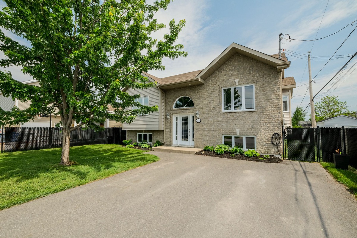 VENDU Maison de plainpied à vendre 10 Rue Cardinal SaintPhilippe