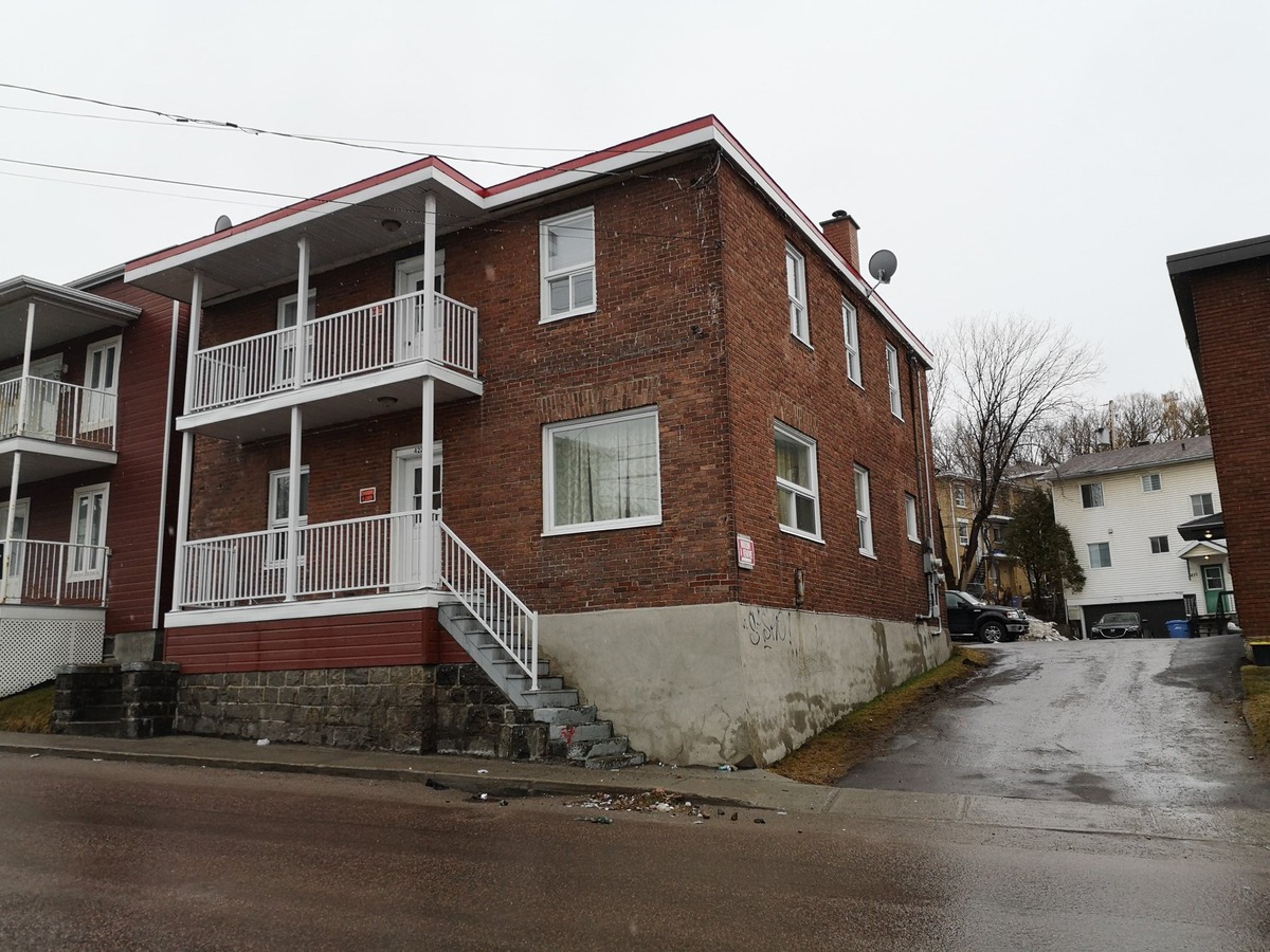 Duplex à vendre 422 424 Rue JacquesCartier E. Saguenay (Chicoutimi)