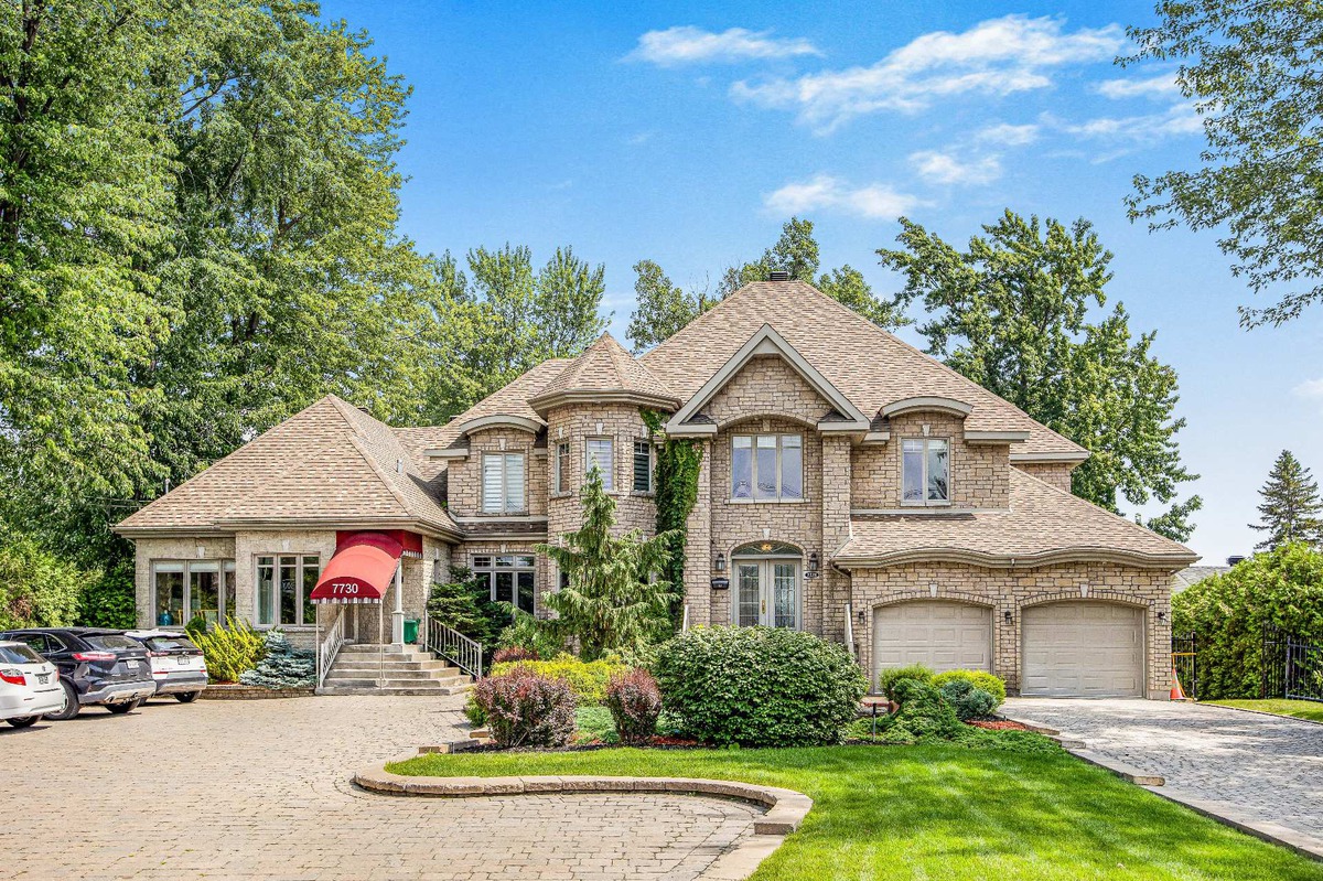 Maison à étages à vendre 7728 7730 Boul. Lévesque E. Laval (Duvernay)