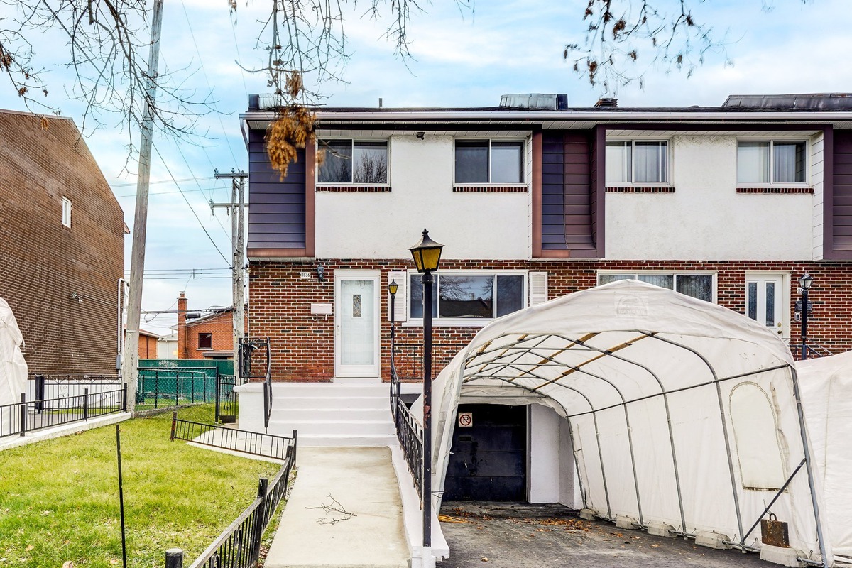 Maison à étages à vendre 11836 Av. PierreBaillargeon Montréal