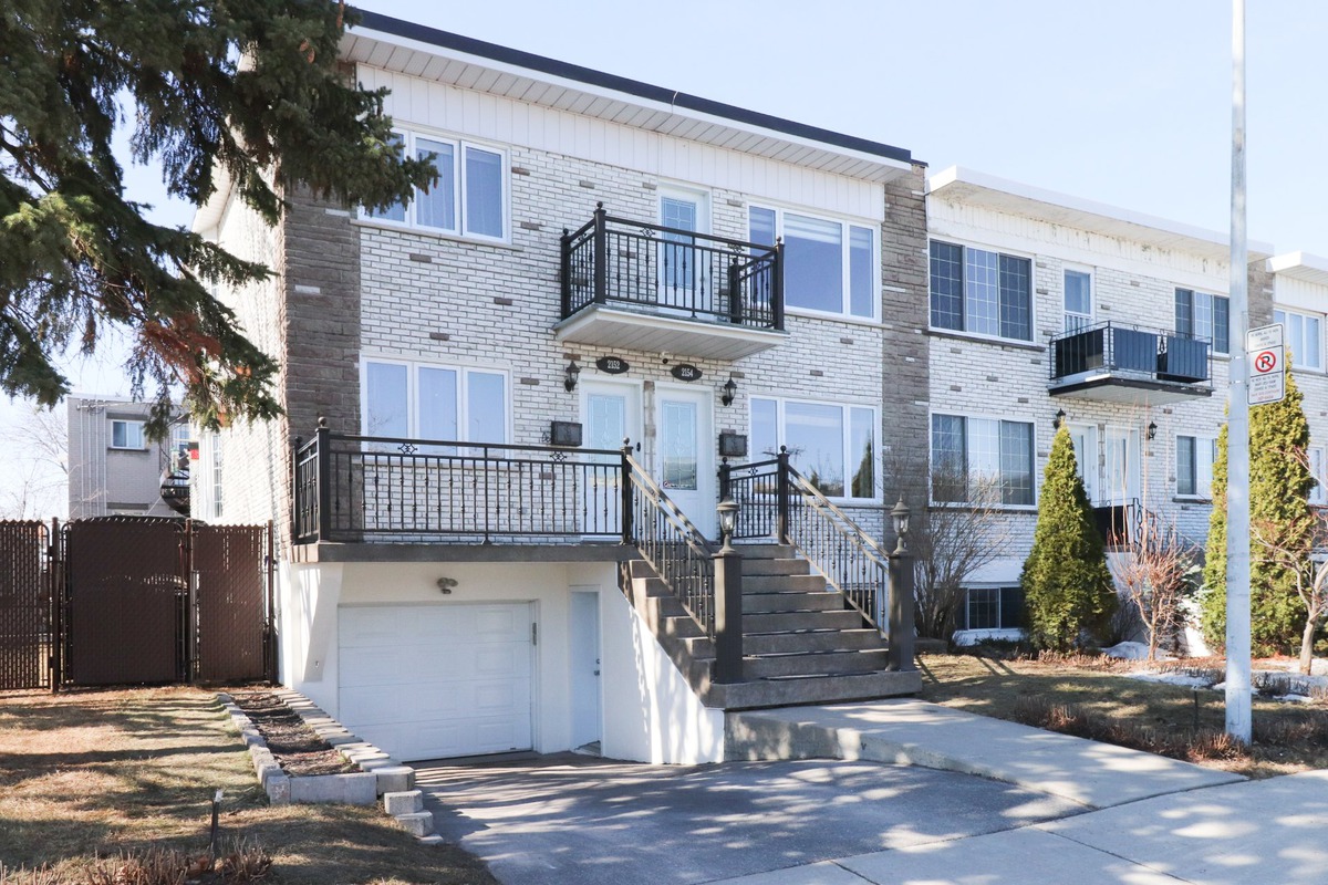 Triplex for sale 2152 2154 Rue Rousseau Montréal (LaSalle)