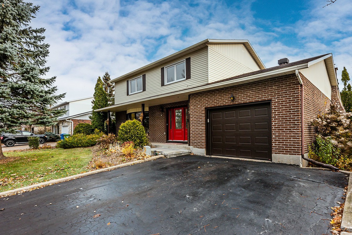 Maison à étages à vendre 149 Av. Windmill PointeClaire