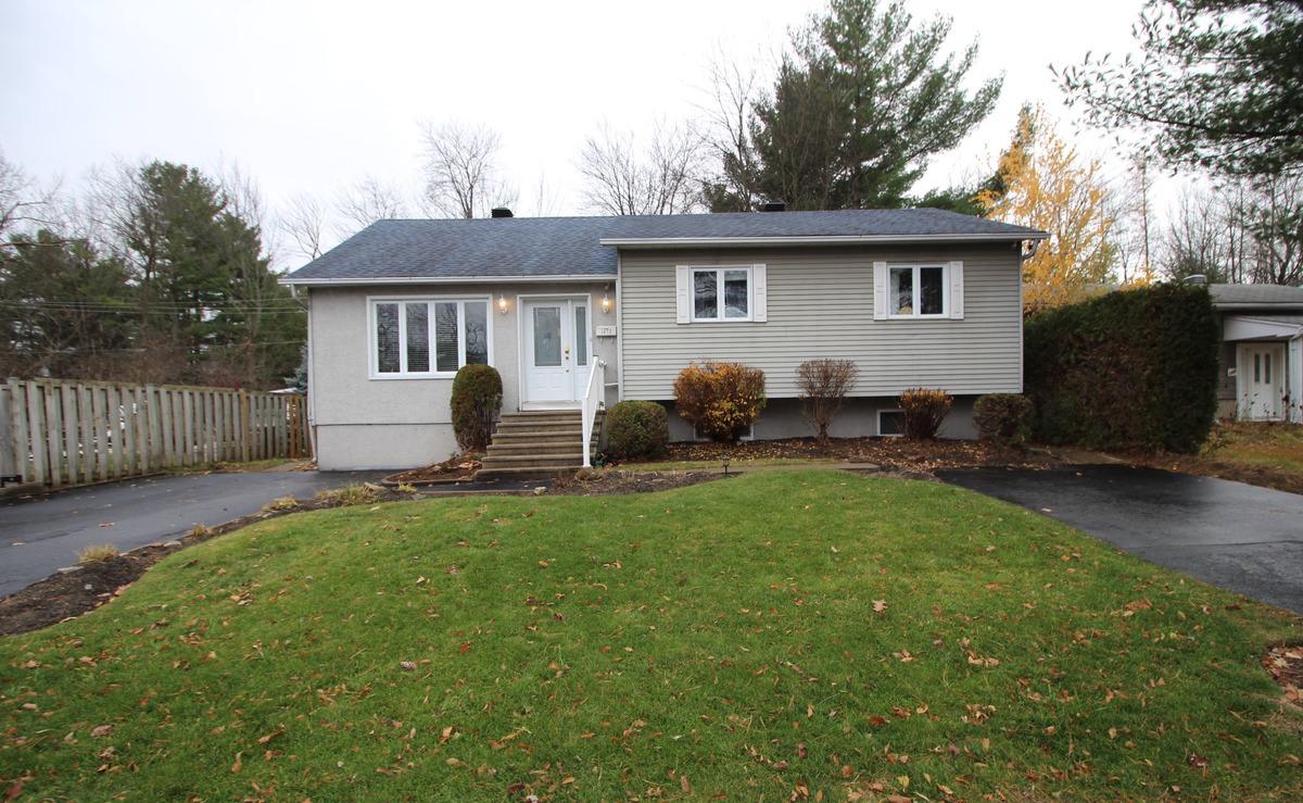 VENDU Maison de plainpied à vendre 1472 Boul. Raymond Mascouche