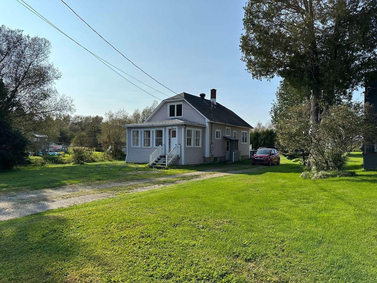Maison à un étage et demi à vendre 9 Rue Dudswell
