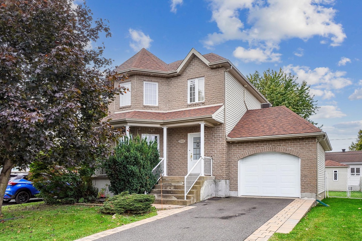 Maison à étages à vendre 244 Rue de Carignan Repentigny (Repentigny)