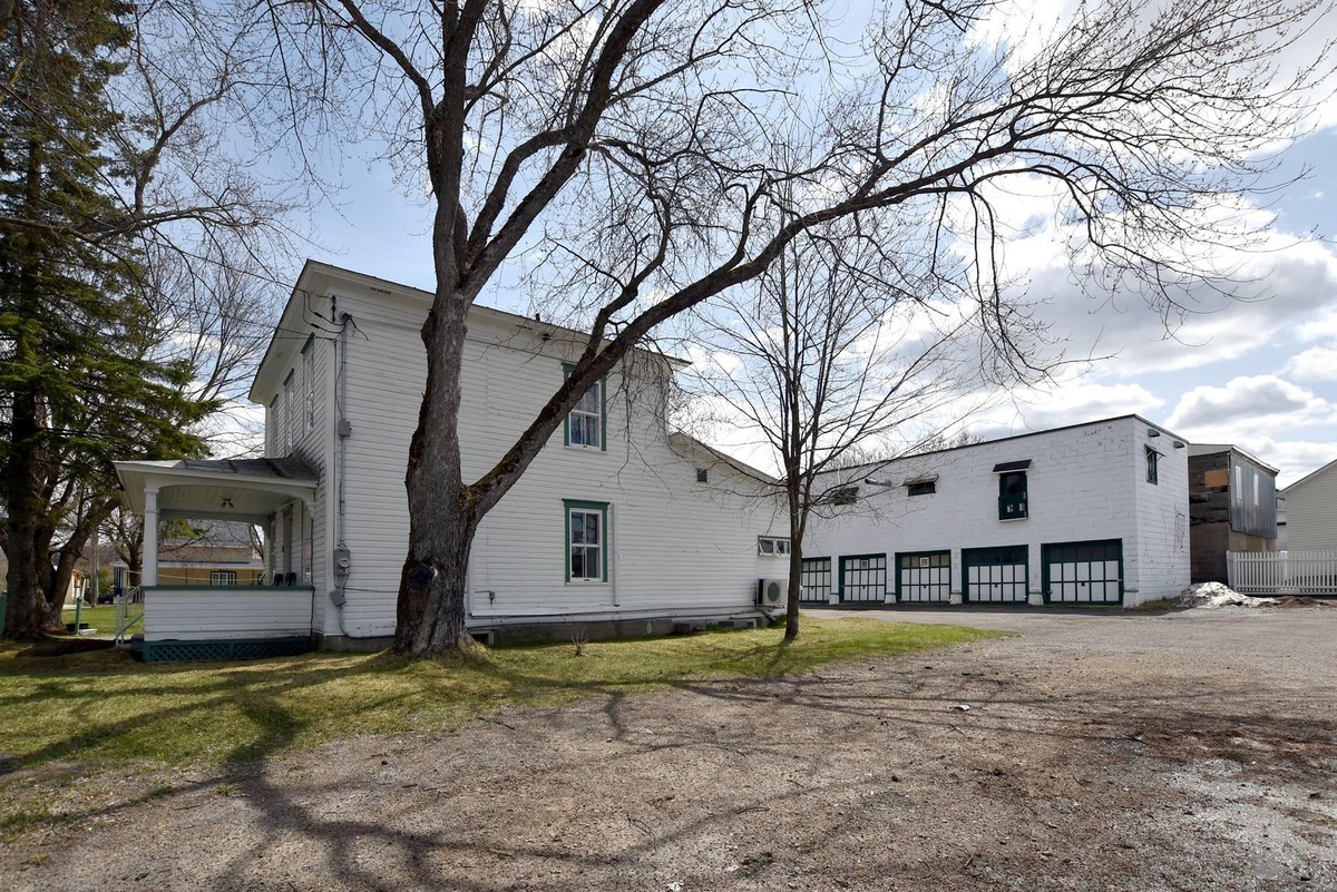 Propriété à revenus à vendre 102 104 Rue Monday SaintGabriel