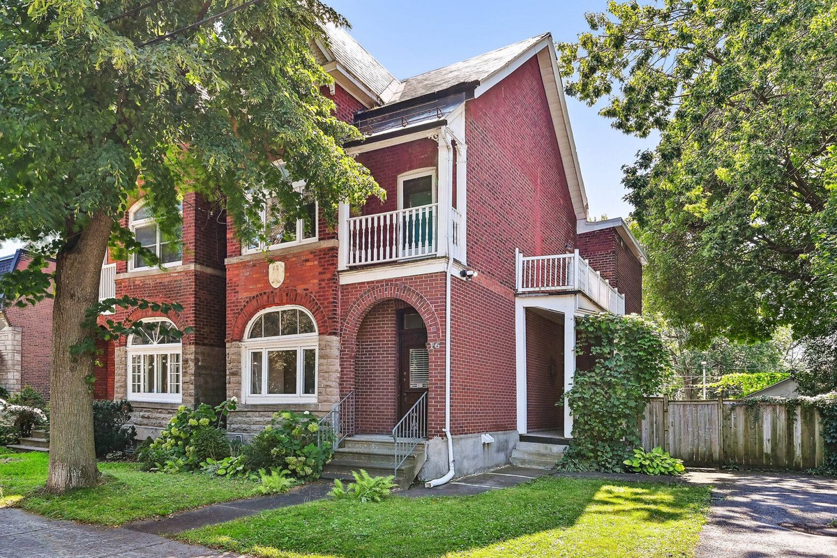 Two or more storey for sale 16 Av. Ballantyne S. MontréalOuest