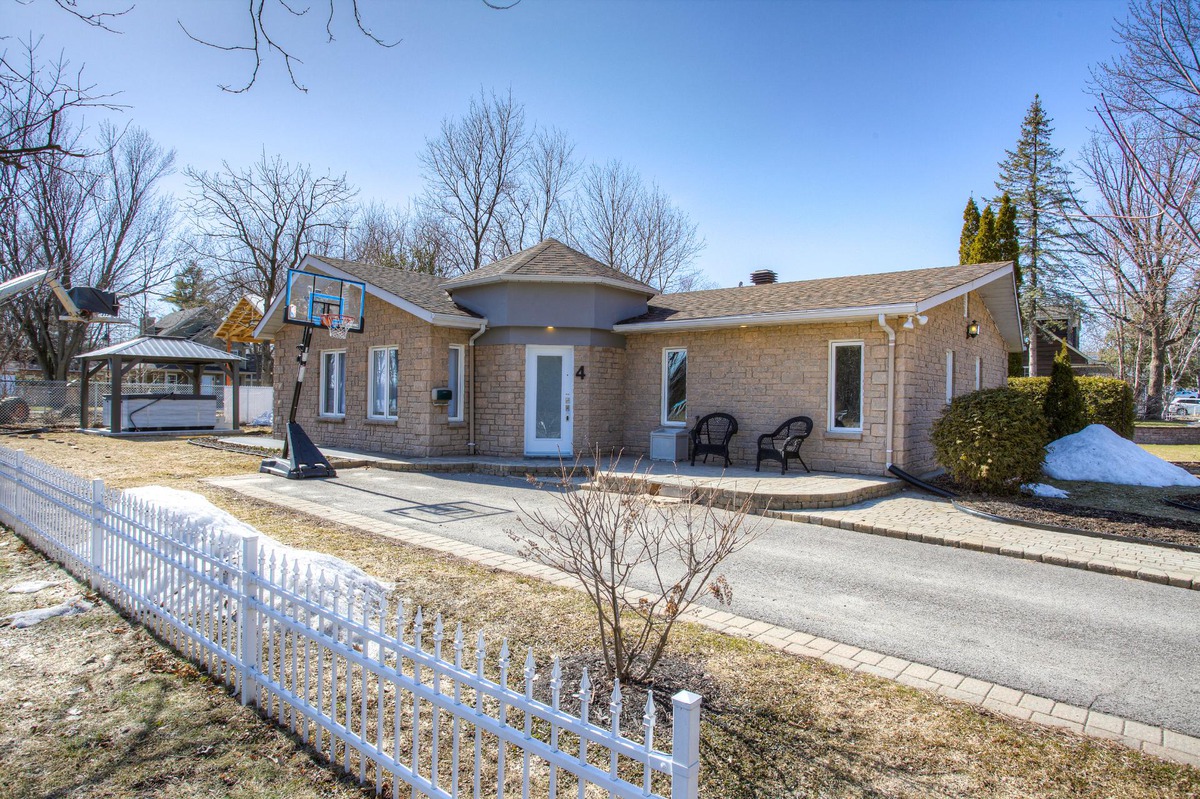 VENDU Maison de plainpied à vendre 4 56e Avenue BoisdesFilion