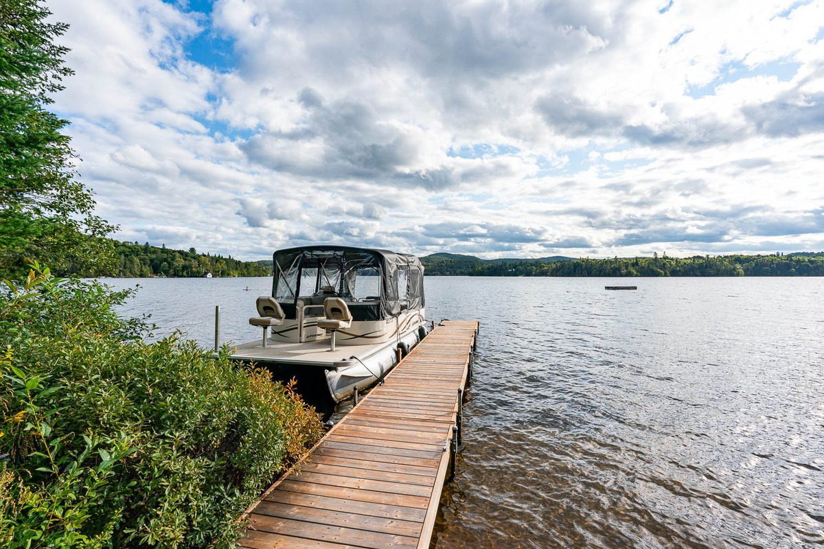 Maison à étages à vendre 1958 Ch. du LacQuenouille ValdesLacs
