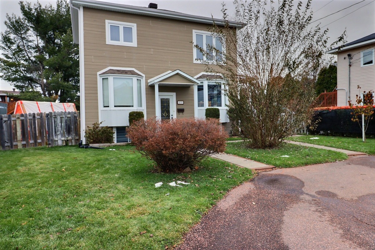 Maison à étages à vendre 1838 Rue de Frontenac Saguenay (Jonquière)
