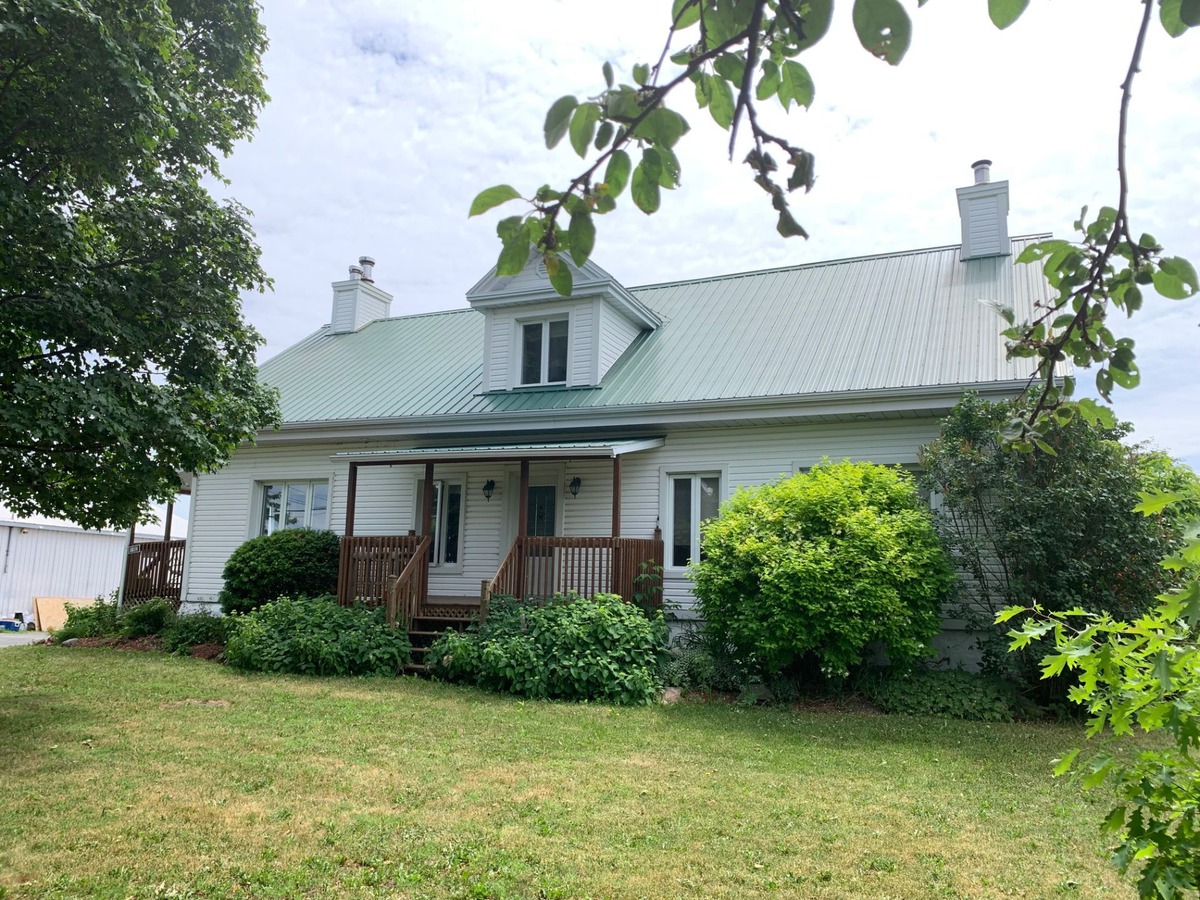 VENDU Maison à étages à vendre 1103 Ch. du Ruisseau N. Saint