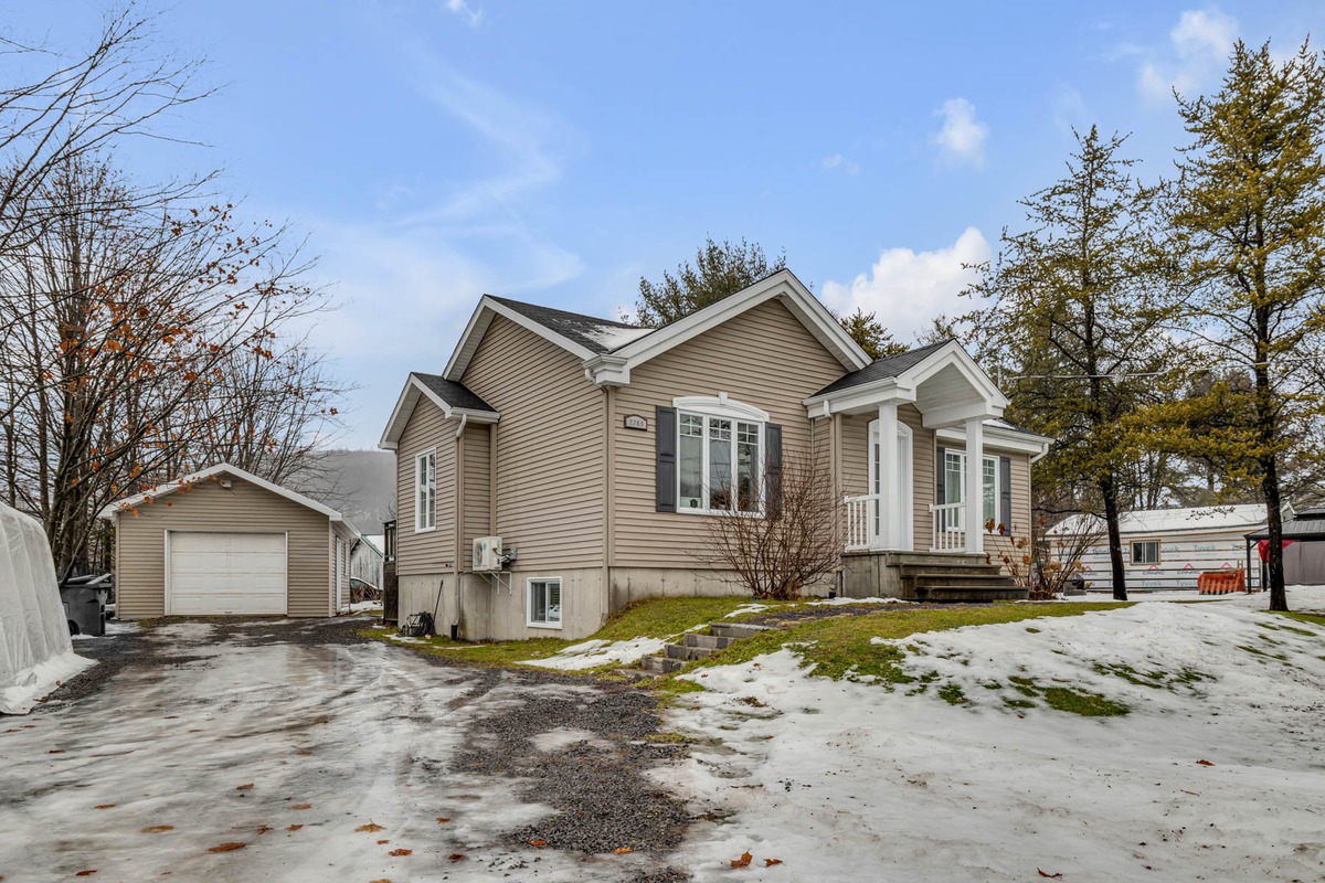 Maison de plainpied à vendre 2765 Boul. Talbot StonehametTewkesbury