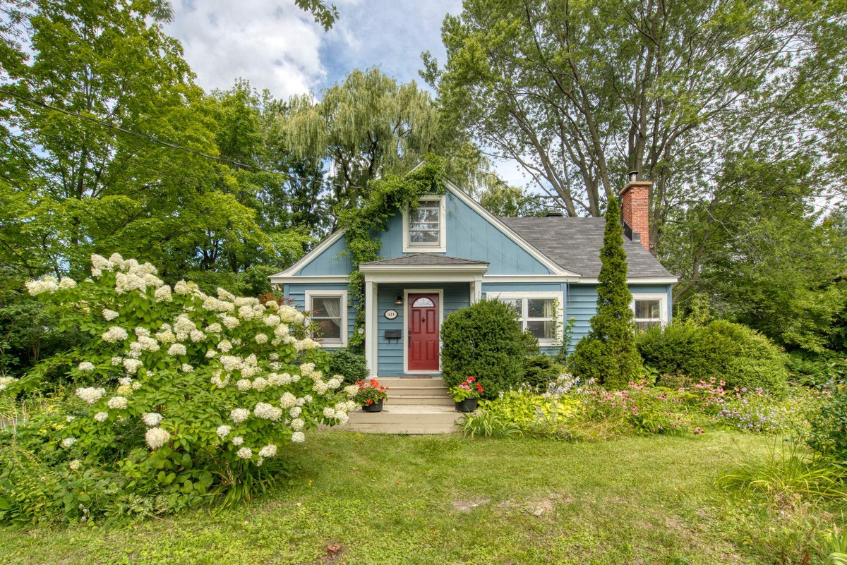 Maison à étages à vendre 429 Av. StLouis PointeClaire