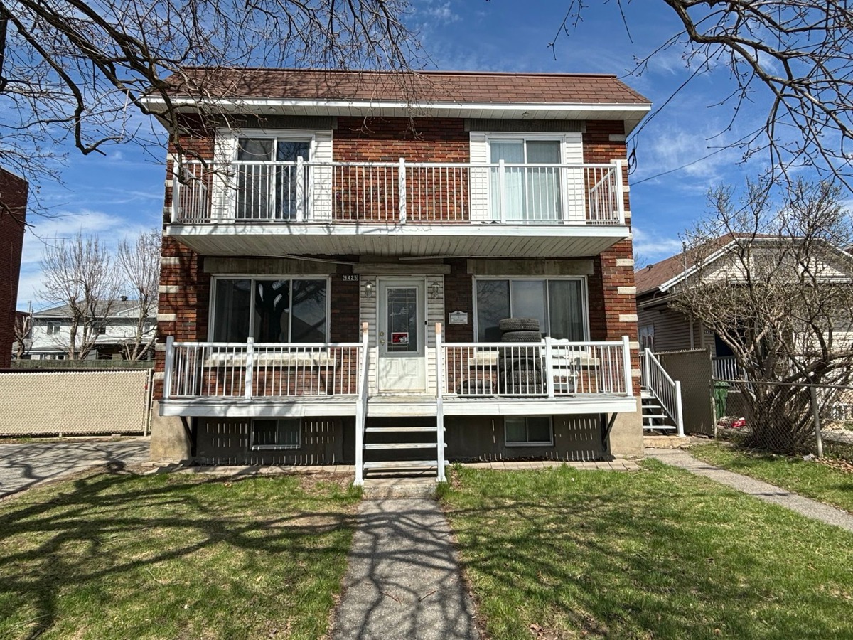 VENDU Triplex à vendre 9421 9425 Rue Clément Montréal (LaSalle)