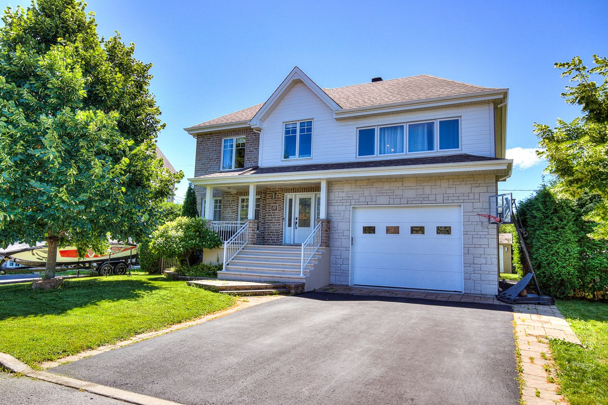 Maison à étages à vendre 80 Av. AdrienProvencher Beloeil