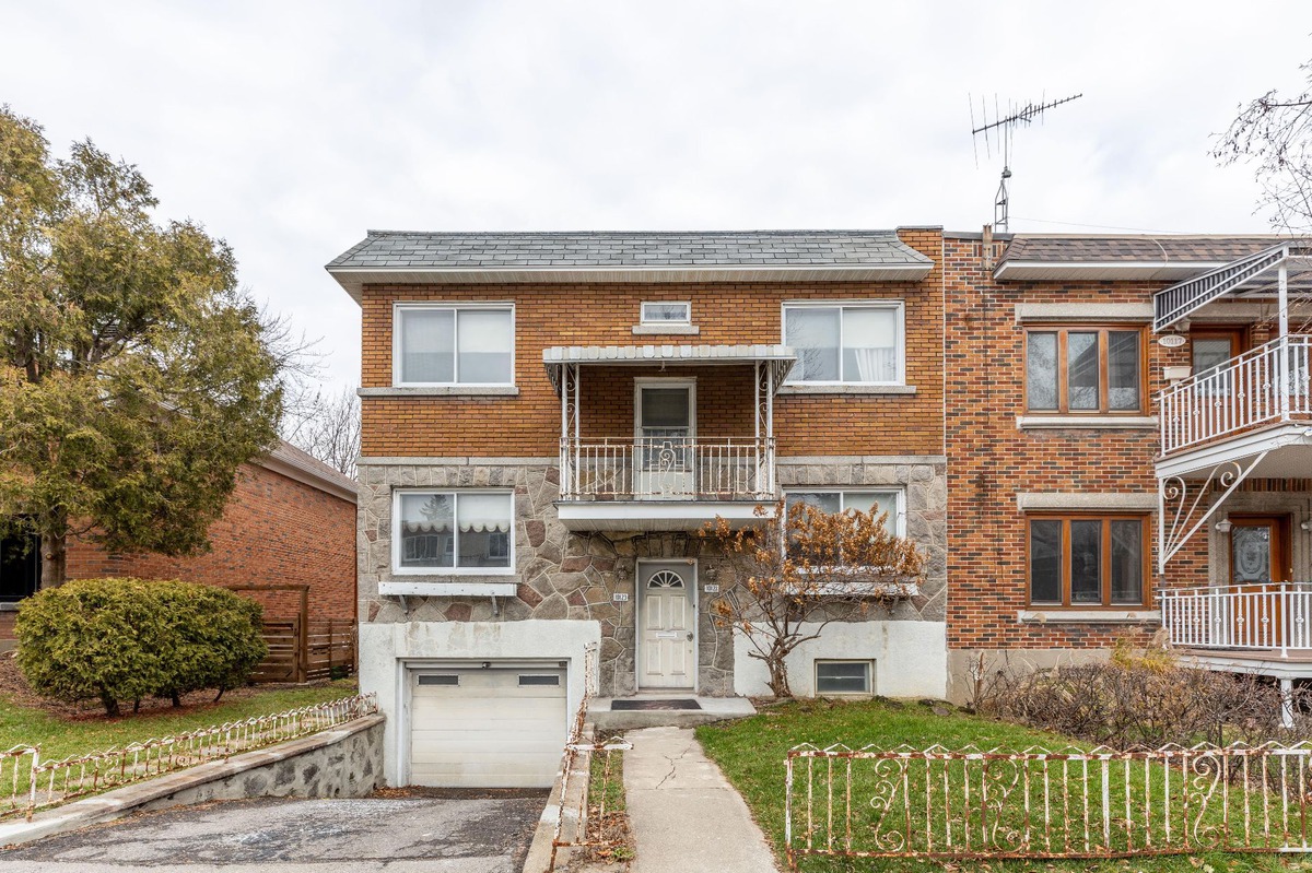VENDU Duplex à vendre 10121 10123 Av. Montréal