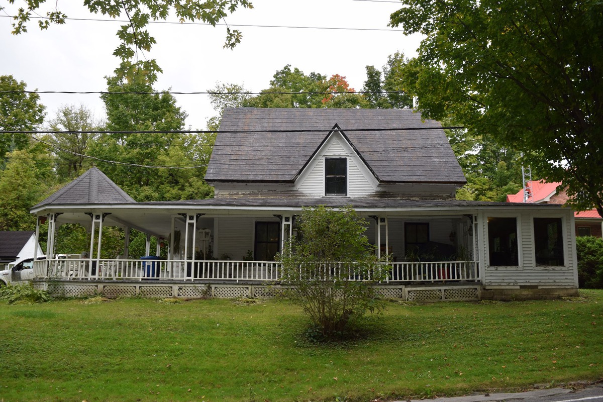 VENDU Maison à étages à vendre 129 Route 143 Ulverton