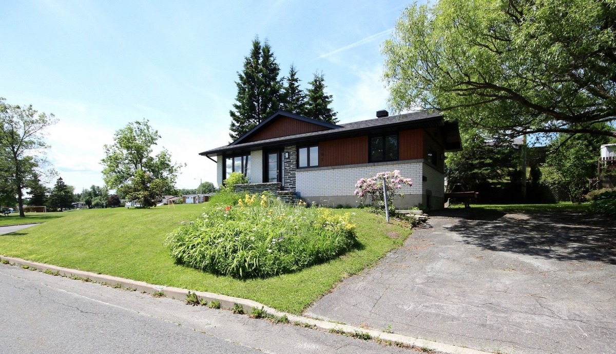 VENDU Maison de plainpied à vendre 501 Rue des Ormes Thetford Mines