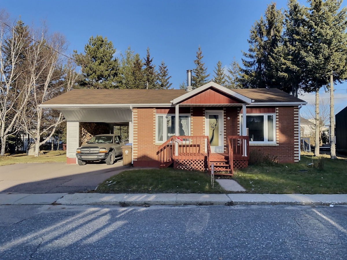 Maison de plainpied à vendre 47 Rue Touzin DolbeauMistassini