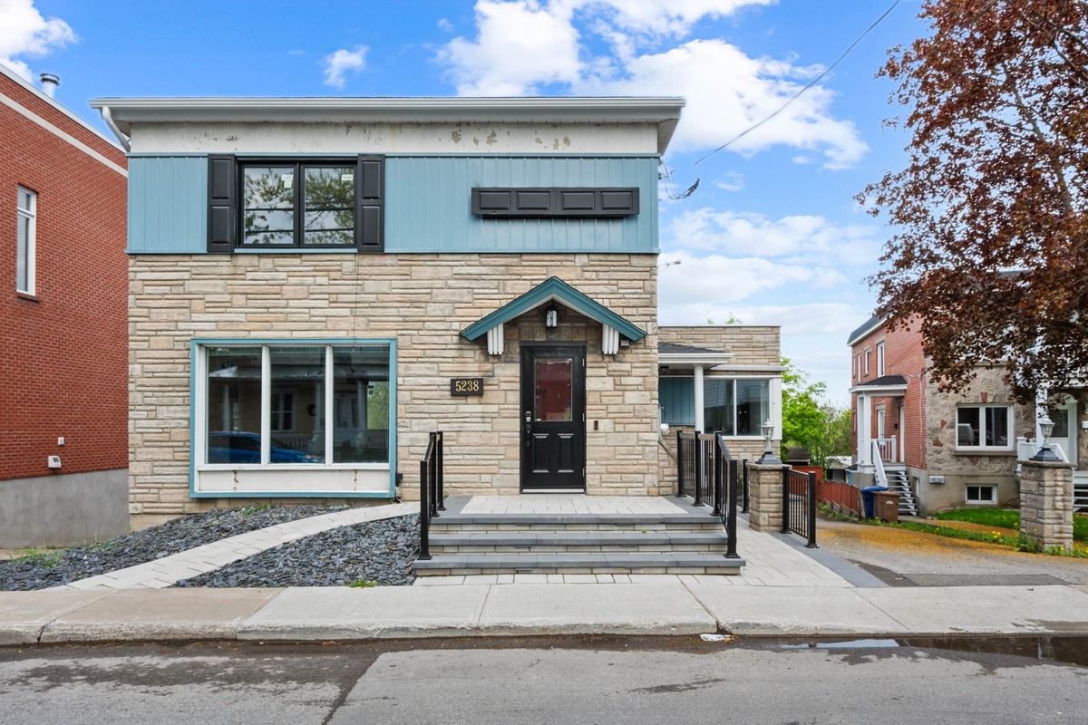 Duplex à vendre 5238 5238A Boul. Lévesque E. Laval (SaintVincent