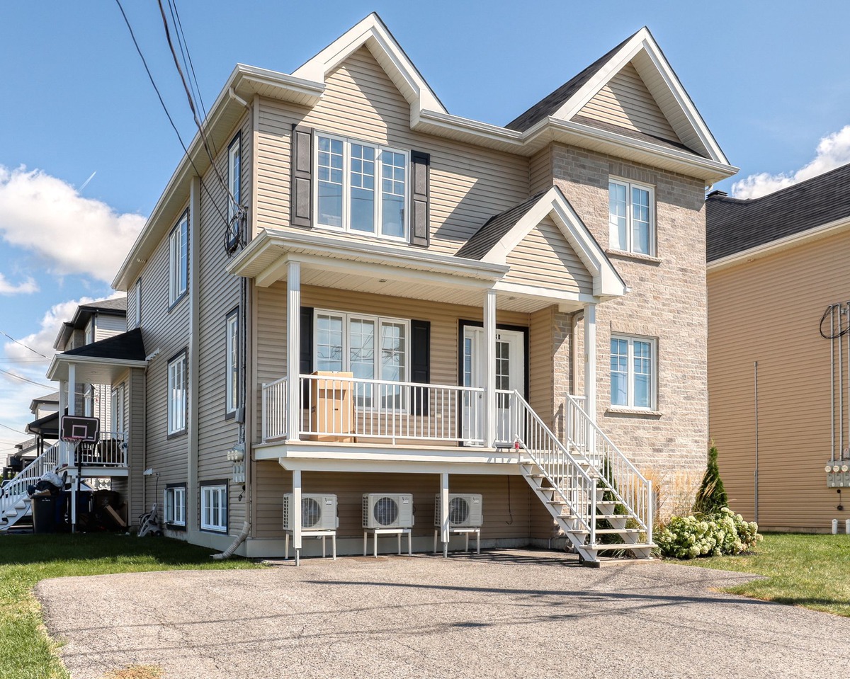 VENDU Triplex à vendre 14 Rue WilfridLafond SaintThomas