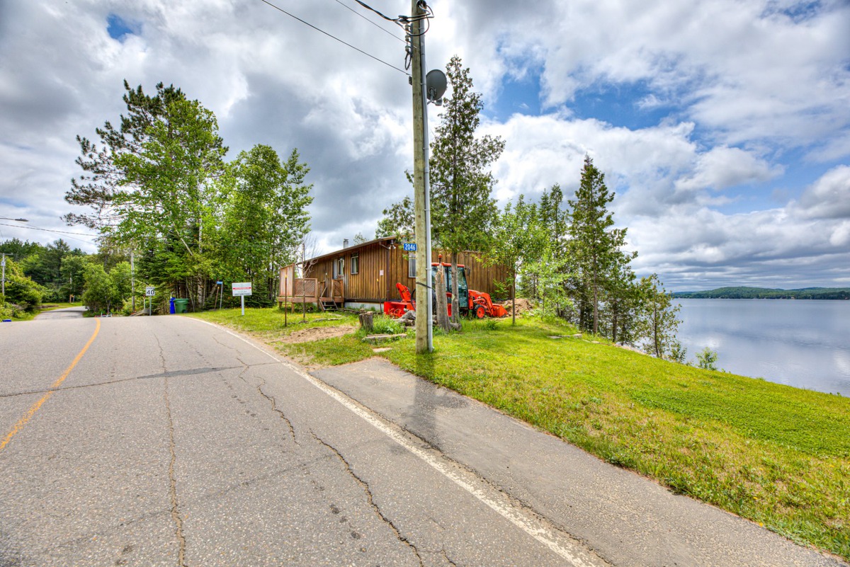 Bungalow for sale 2044 Ch. du TourduLac LacdesPlages