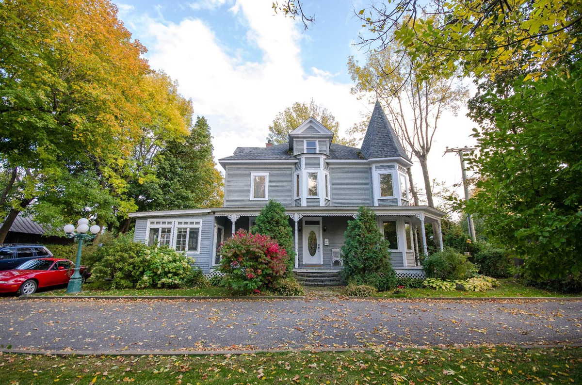 VENDU Maison à étages à vendre 1464 Ch. du LacStLouis Léry