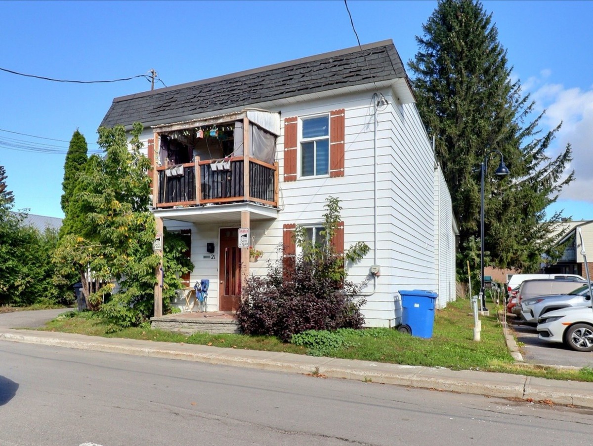 Quadruplex à vendre 21 27 Rue de l'Auberge SaintEsprit