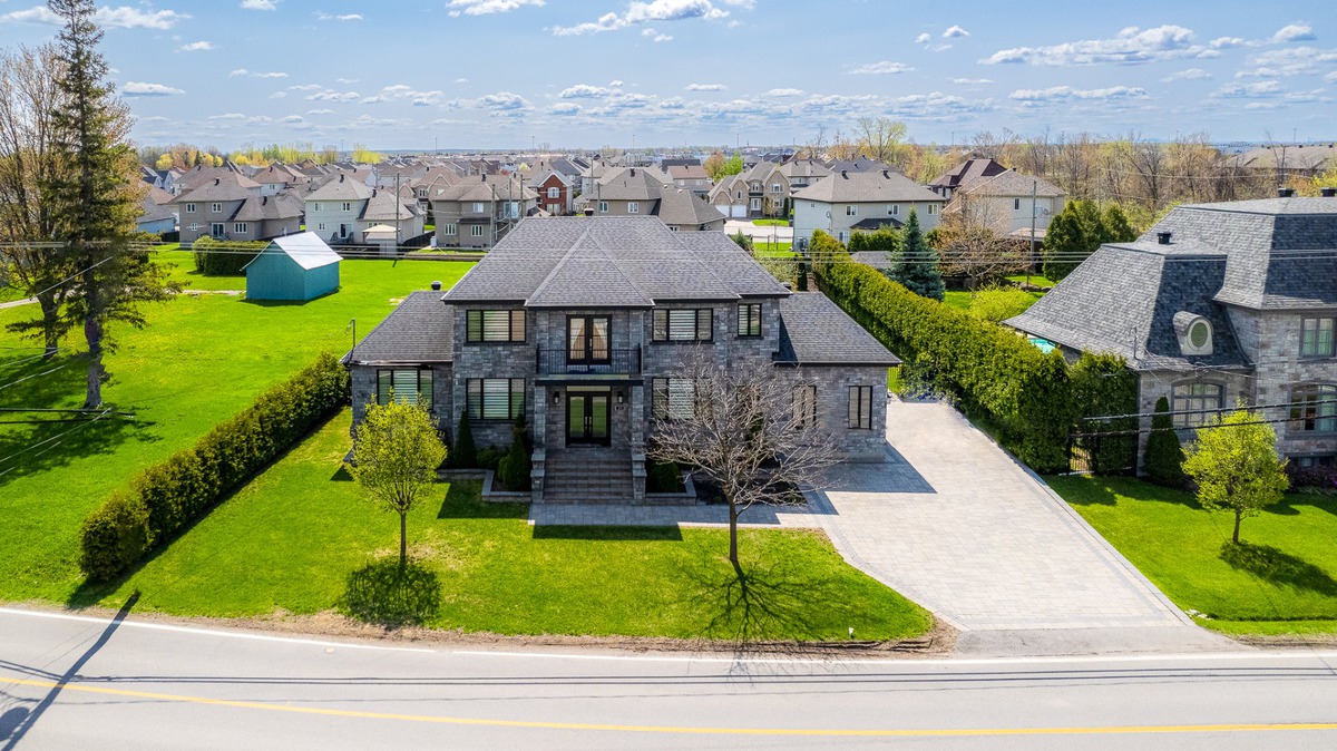 Maison à étages à vendre 31 Rue des Rigolets VaudreuilsurleLac