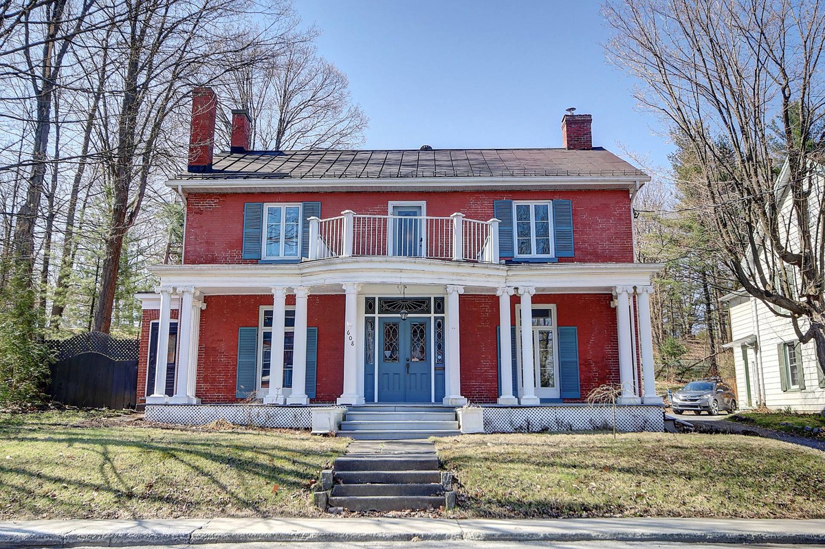 VENDU Maison à étages à vendre 608 Rue Prospect Sherbrooke (Les