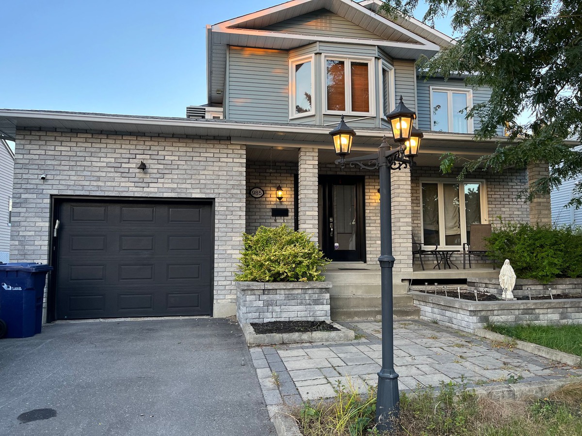 Two or more storey for sale 985 Rue Dionne Laval (Fabreville) Open house