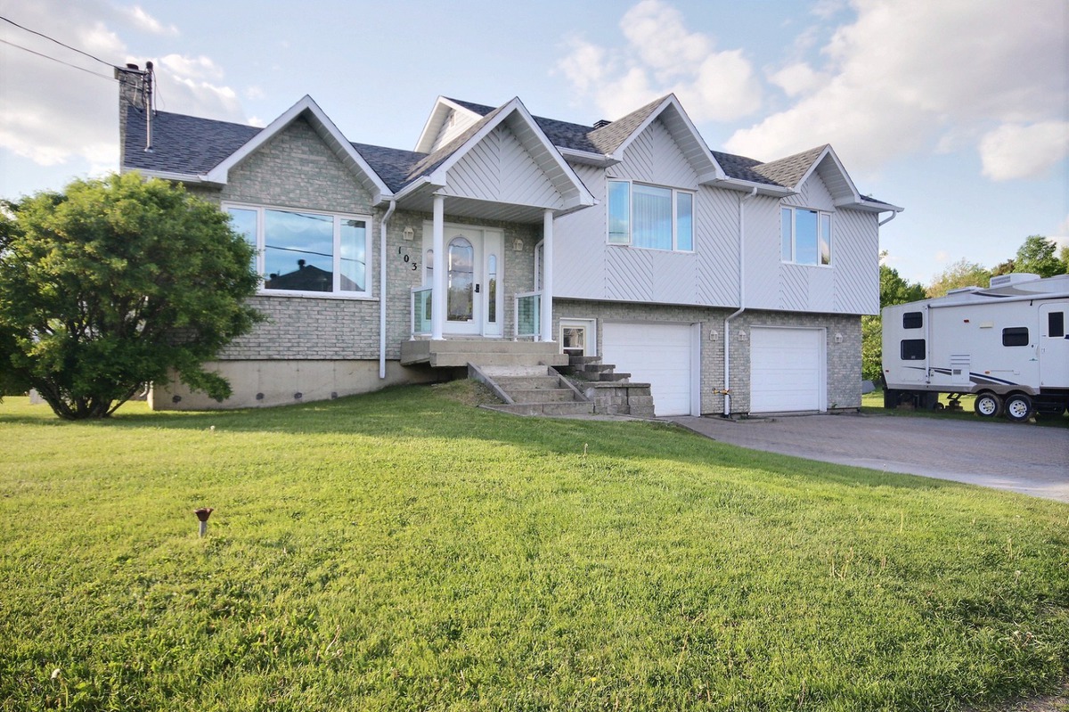 Maison à paliers multiples à vendre 103 5e Avenue S. SaintGédéonde