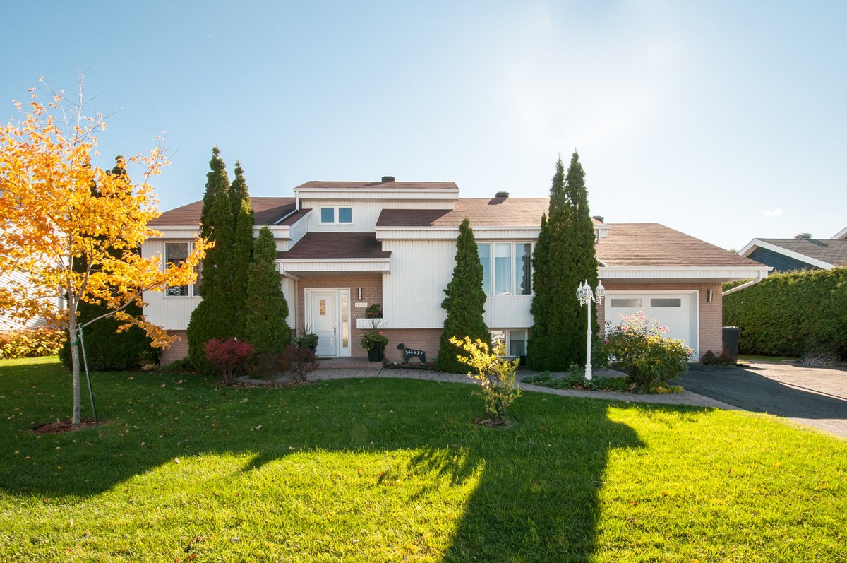 VENDU Maison de plainpied à vendre 1668 Rue CalixaLavallée Sainte