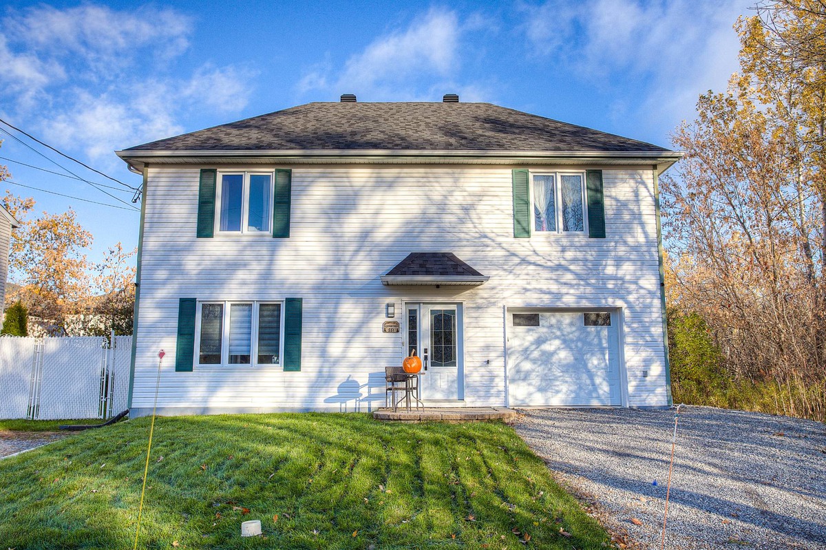 VENDU Maison à étages à vendre 551 Tsse Brissette Laval (Auteuil)