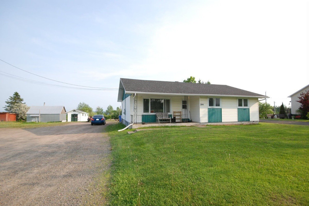 Maison de plainpied à vendre 244 Boul. GérardD.Levesque New Carlisle