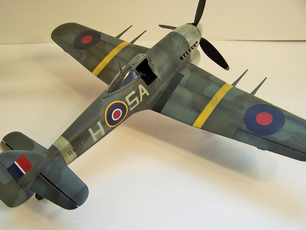 Revell 1/32 Hawker car door Typhoon iModeler