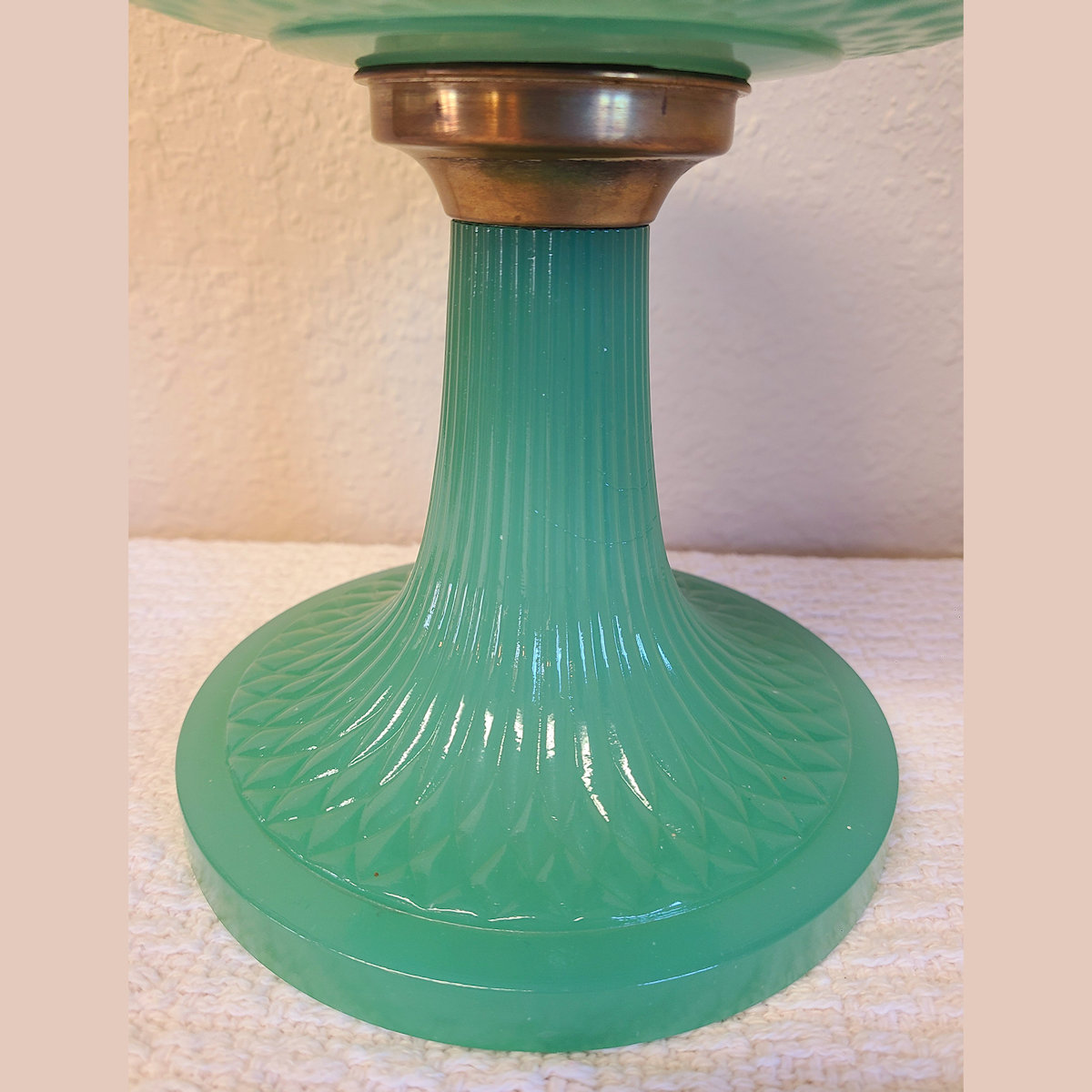 Aladdin Lamp Green Moonstone Diamond Quilt Base circa 1937 Imperial Lighting Co.