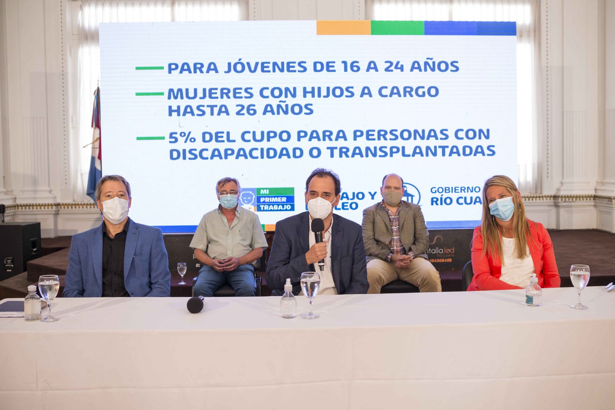 EL INTENDENTE LLAMOSAS PRESENTÓ EL PROGRAMA MI PRIMER TRABAJO FM