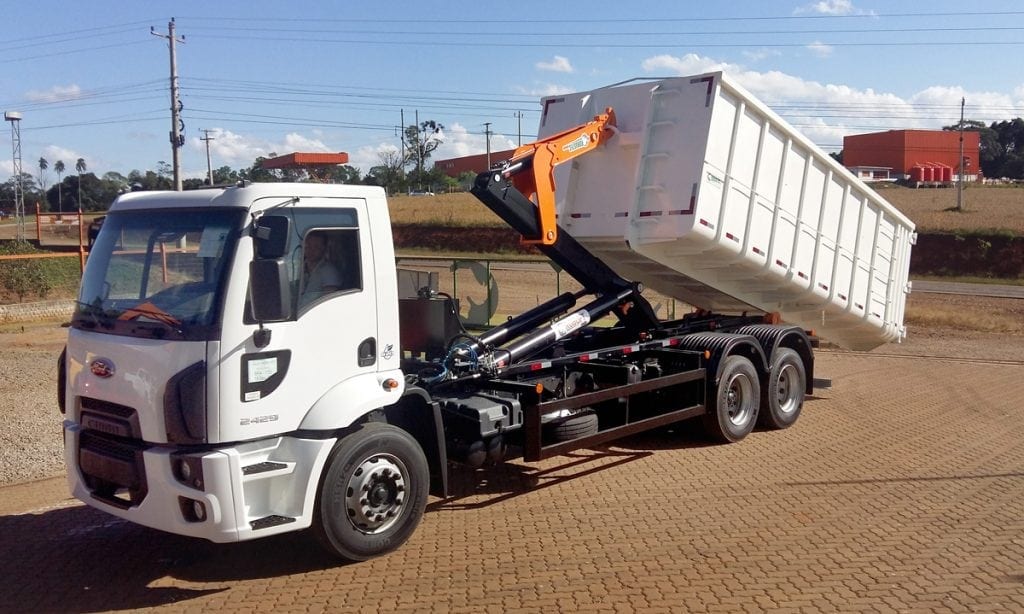 Conheça as vantagens dos equipamentos roll on roll off