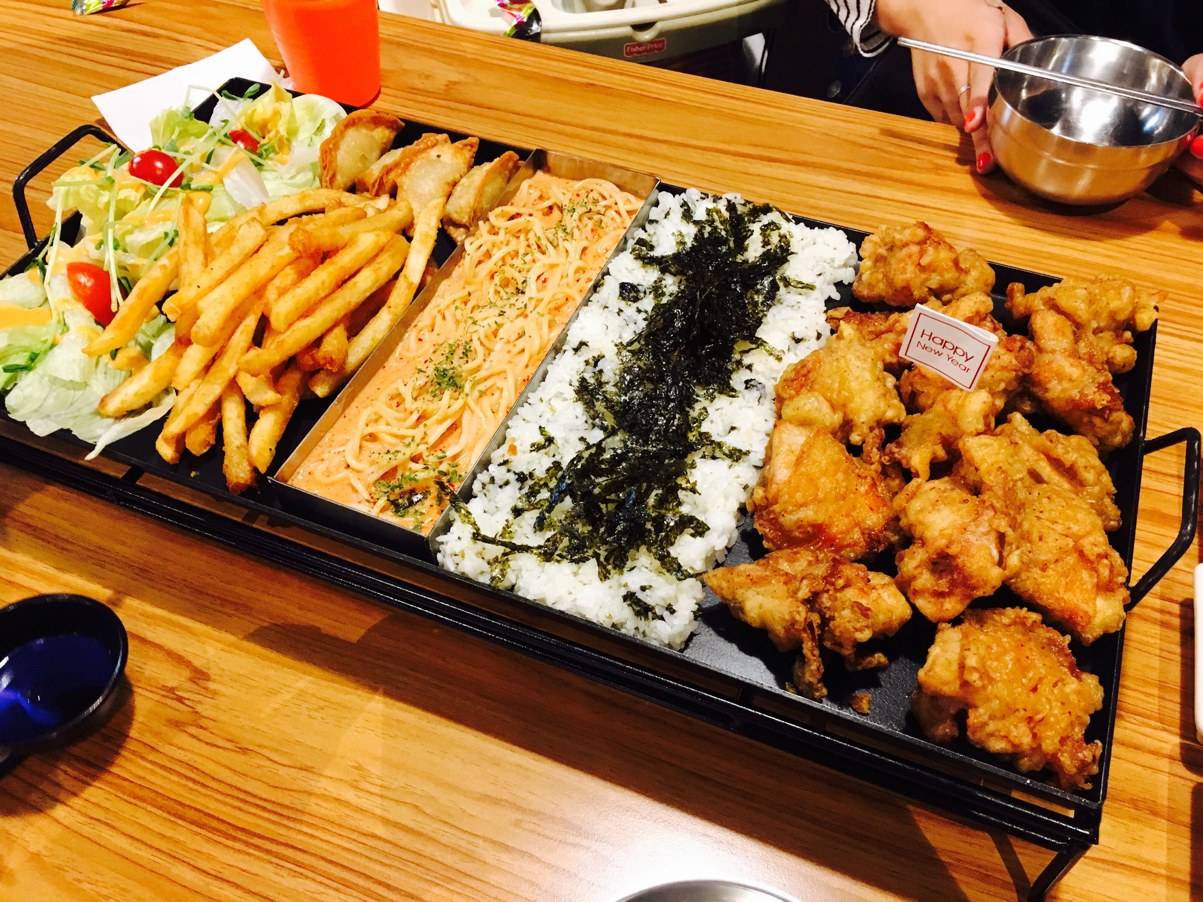 【高雄美食】左營 I’m Kimchi 我是泡菜，韓國老闆娘道地韓式料理，超長鐵盤超澎湃邪惡美味