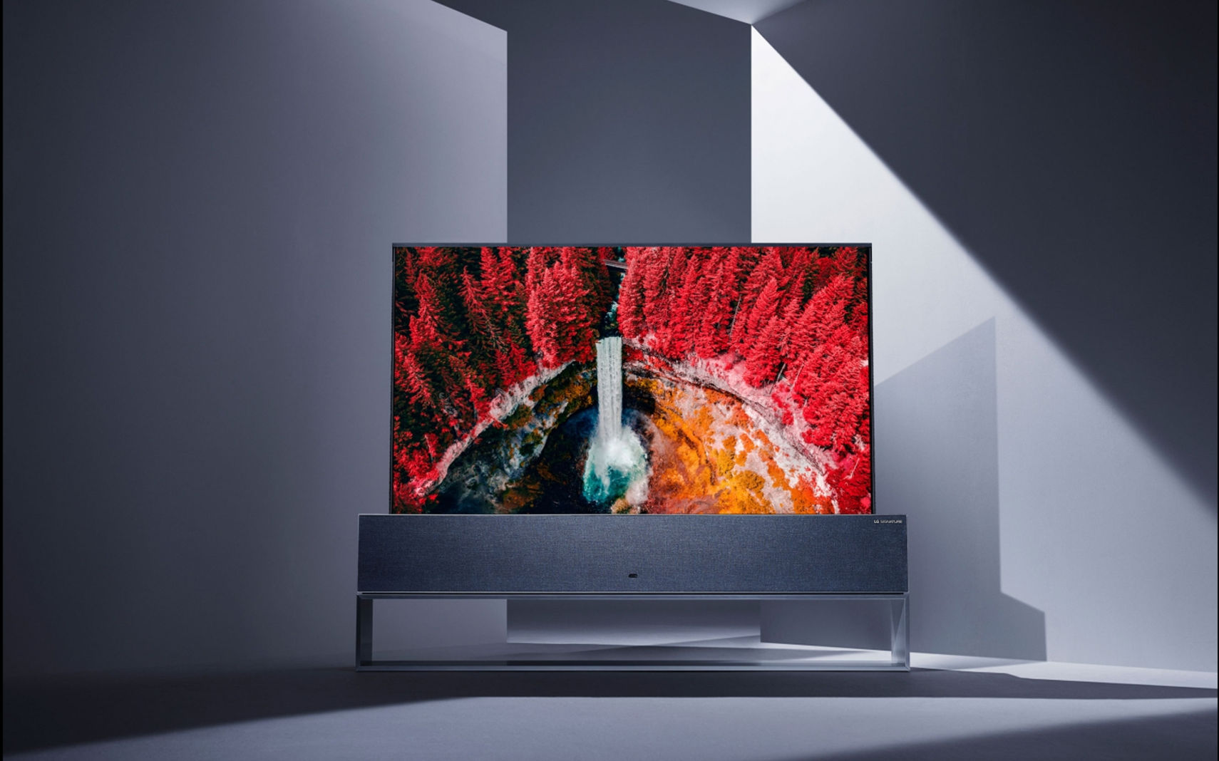 LG Signature R9 Rollable 4K Oled TV Improb