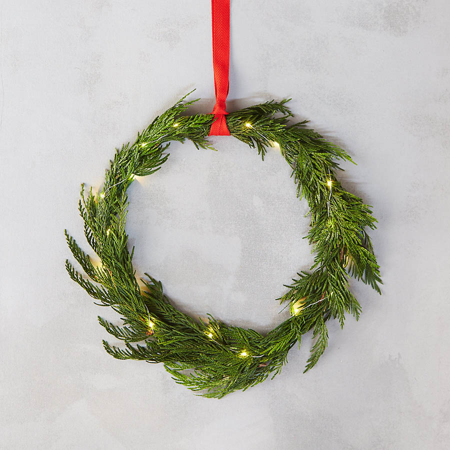 String Light Wreaths, Trees and Freeform Decorations Improvised Life