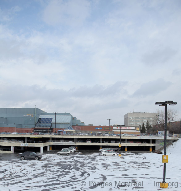 Behind Plaza CôtedesNeiges Montreal
