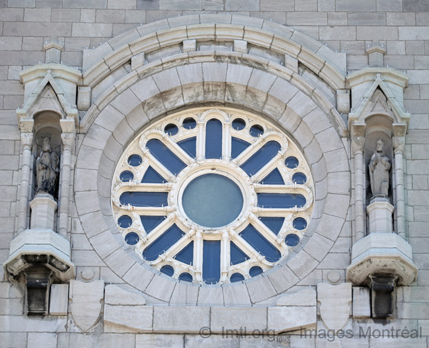 Rosace élément architectural Église de la Nativité de la Sainte