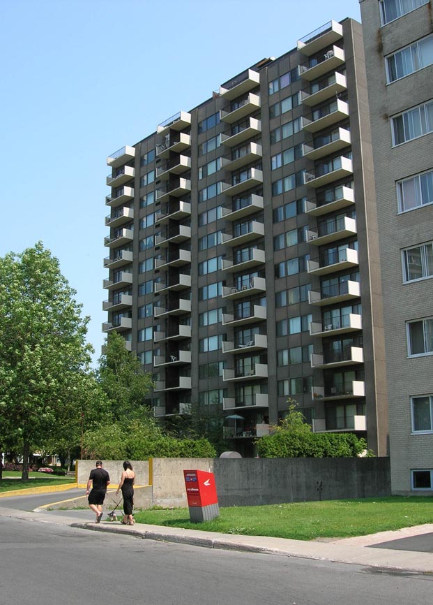 Sunnybrooke Tower CôteSaintLuc Montreal