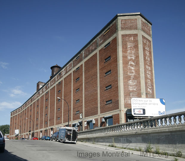 Entrepôt SaintLaurent Montréal