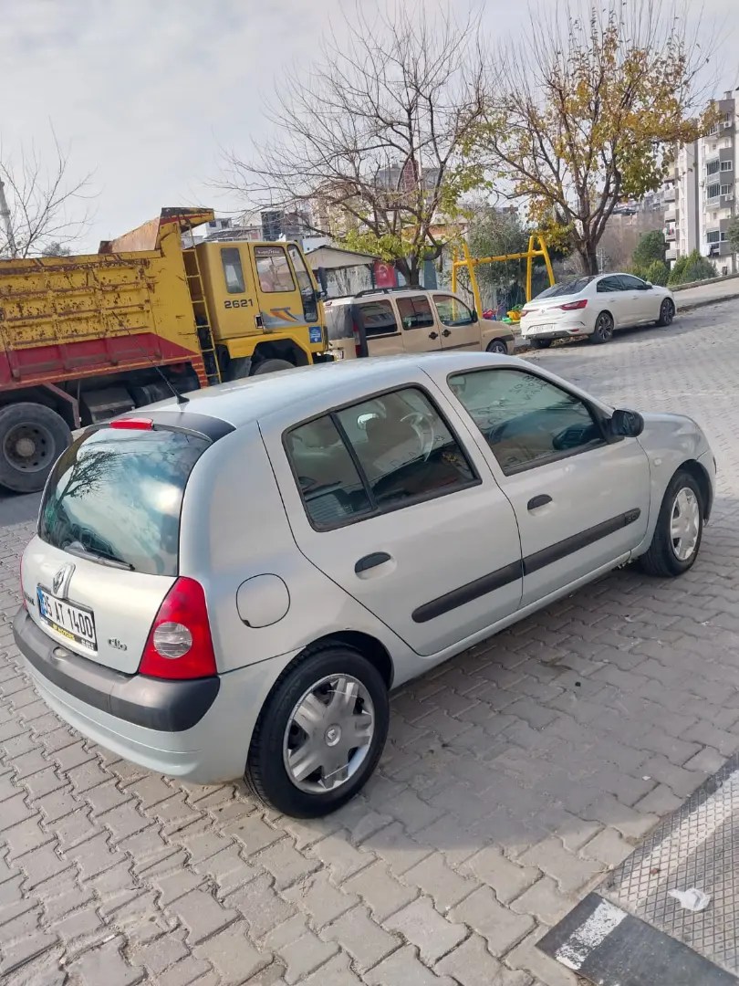 Renault clio Araba 1679498905