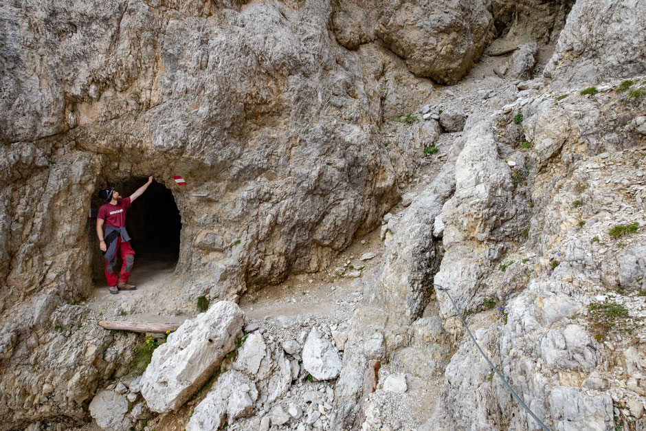 Lagazuoi Tunnels A Must Do Day Hike In The Italian Dolomites In A Faraway Land