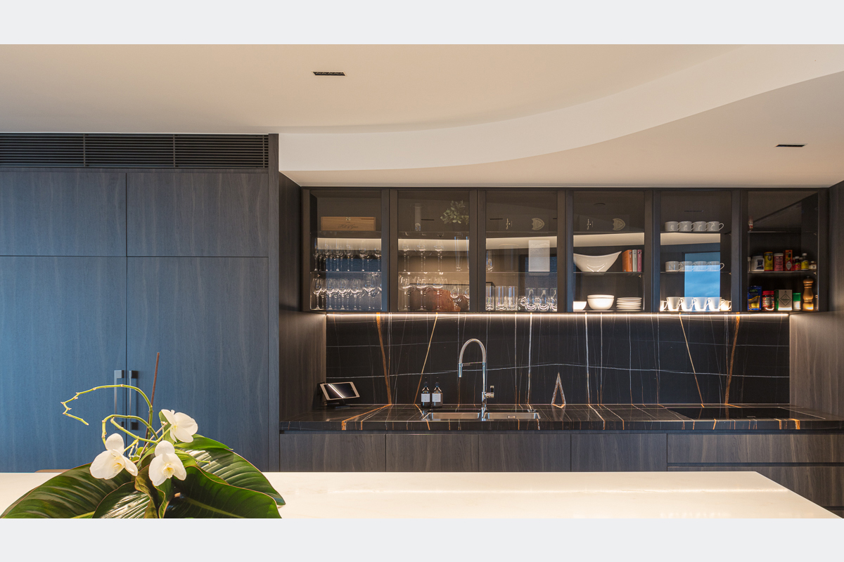 Surfers Paradise Apartment